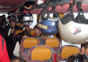 Viele Helme beim Carving Weekend