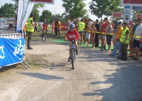 Nina Wagner am Rad